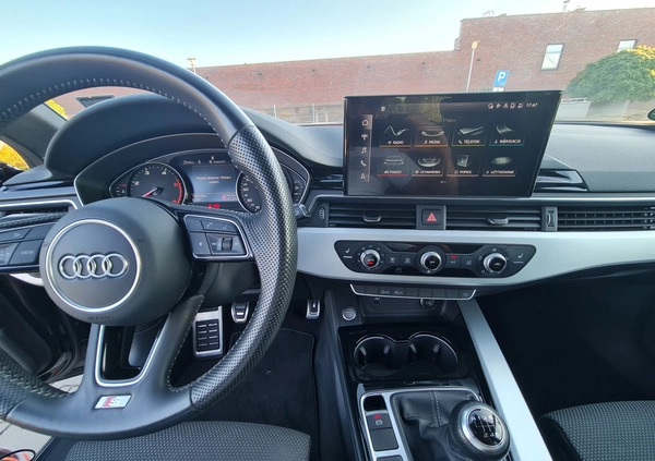 Audi A4 cena 97900 przebieg: 163000, rok produkcji 2020 z Sanok małe 497
